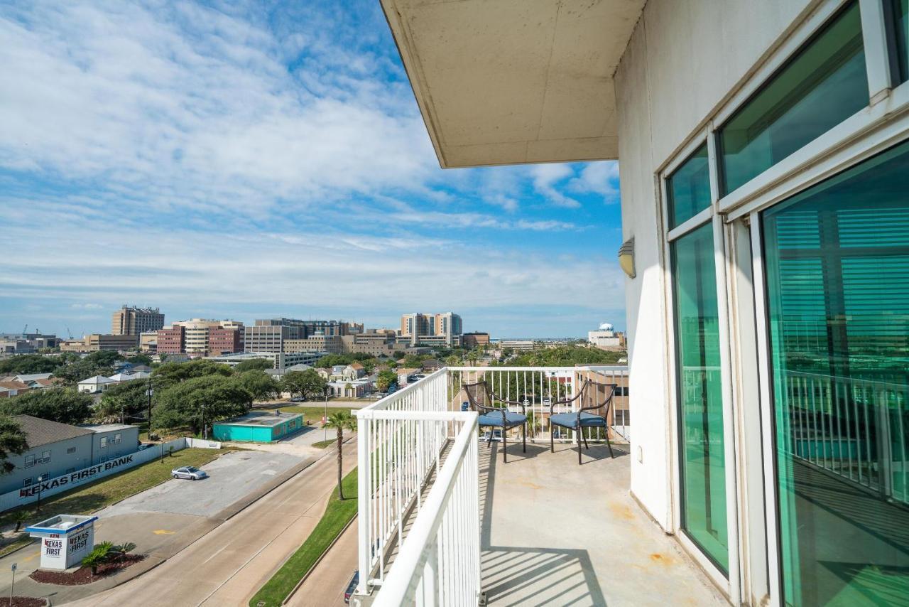 Sea It All Infinity Pool Ocean Views Steps From The Beach - A Perfect Romantic Getaway Apartment Galveston Ngoại thất bức ảnh